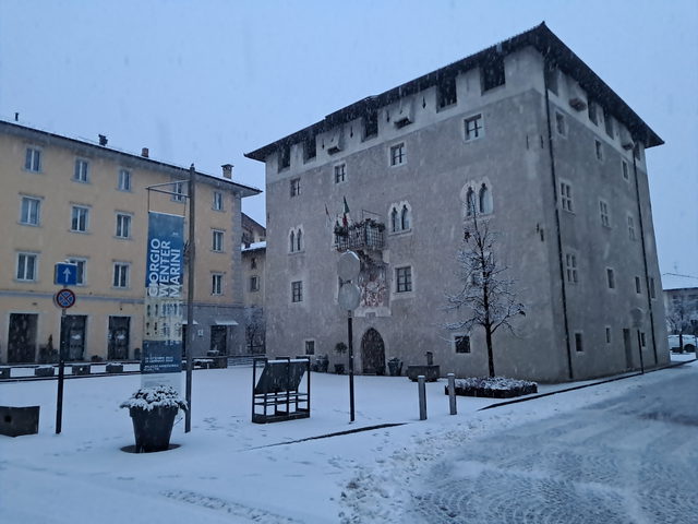 Palazzo Assessorile in Cles im Winter