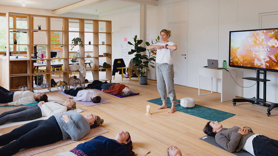 Angeleitete Atemtrainingseinheit bei VISION OHANA