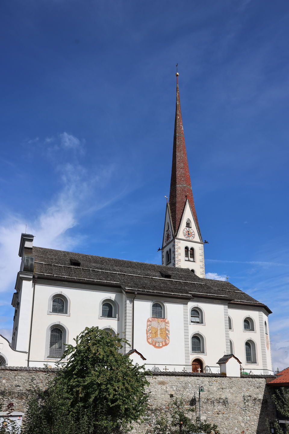 Pfarrkirche Axams – barocke Kunst über dem alten Ortskern