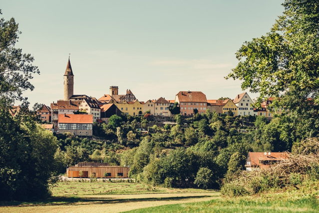 Kirchberger Altstadt und Schloss über dem Jagsttal