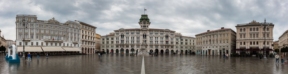 Piazza Unità d’Italia Triest – kostenloser Platzbesuch mit Meerblick