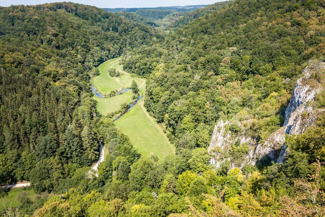 Blick von der Ruine Wartstein ins Große Lautertal