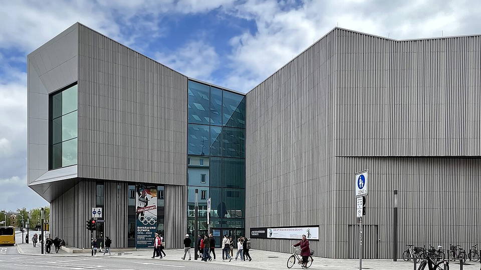 Außenansicht des Museums der Bayerischen Geschichte in Regensburg