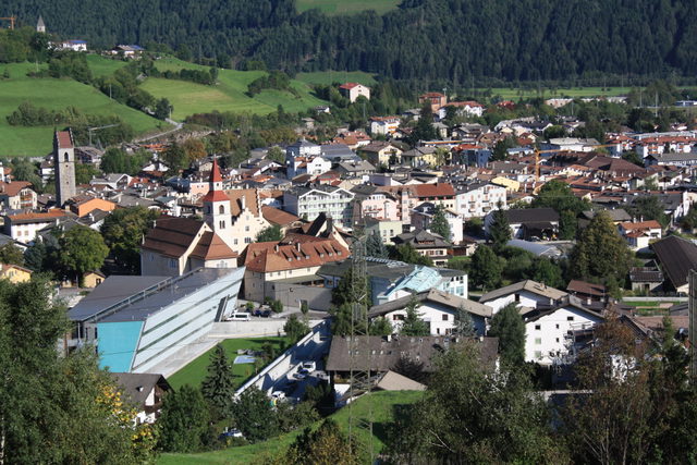 Panoramablick über Sterzing mit dem Zwölferturm und dem historischen Zentrum