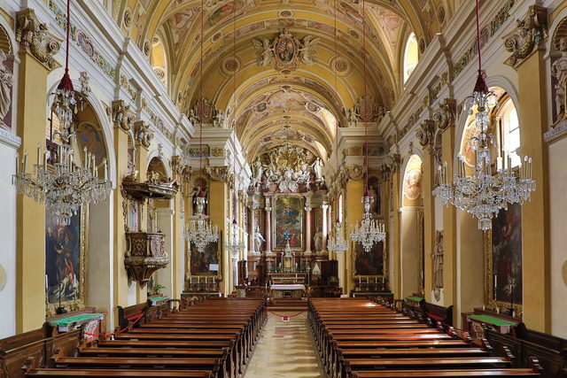 Barocker Innenraum der Stiftskirche Lambach