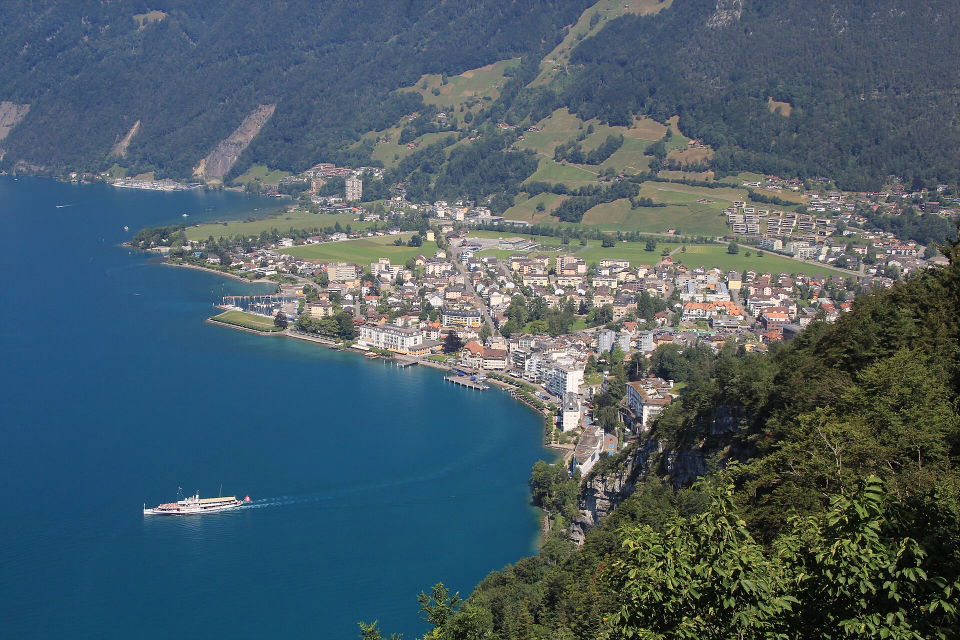 Uferpromenade Brunnen – Waldstätterquai und Blick in den Urnersee