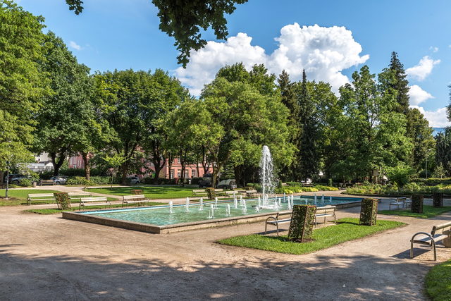 Grünanlage und Wege im Villacher Stadtpark