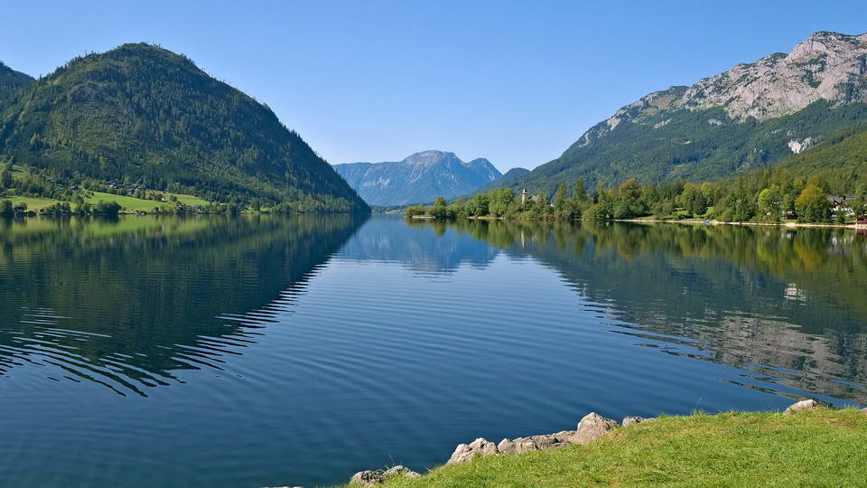 Blick über den Grundlsee von Gößl