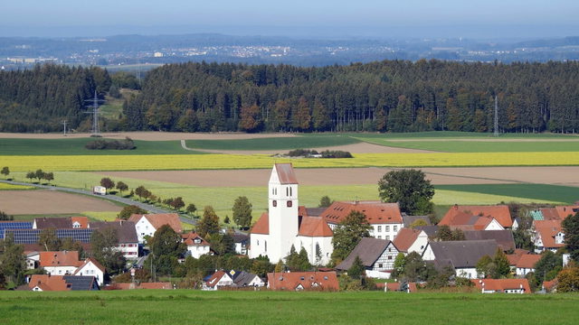 Haisterkirch in der oberschwäbischen Hügellandschaft