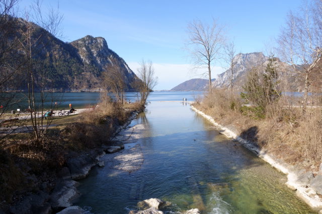 Mündung des Rindbachs in den Traunsee bei Ebensee