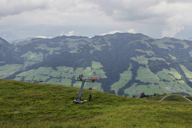 Blick vom oberen Bereich der Wiedersbergerhornbahn auf Alpbach