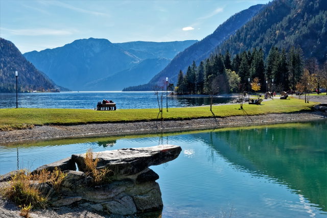 Achensee mit umliegender Berglandschaft