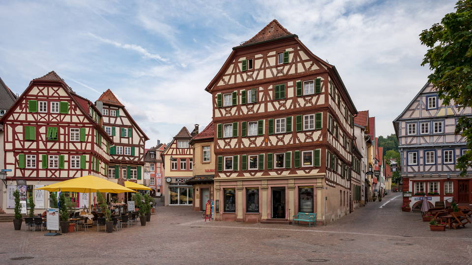 Fachwerkhäuser an der Südostseite des Mosbacher Marktplatzes