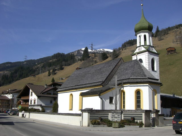 Ortsansicht von Gerlos mit Pfarrkirche