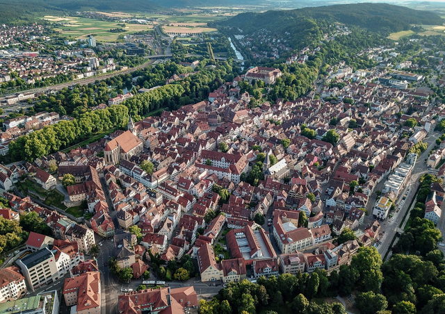 Tübinger Altstadt am Neckar
