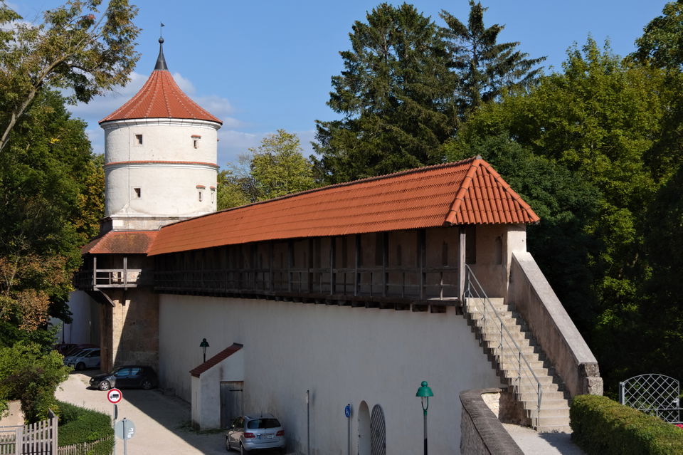 Nördlinger Stadtmauer: Spaziergang auf dem historischen Wehrgang