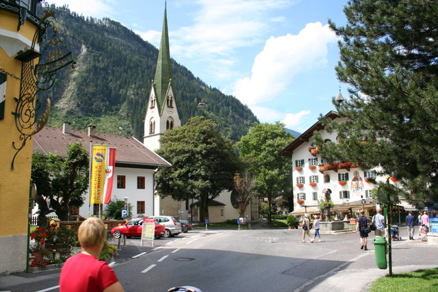 Ortsansicht von Mayrhofen am Eingang des Zillergrunds