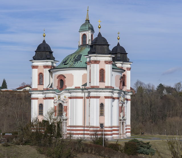 Dreifaltigkeitskirche als Ortsmotiv von Stadl-Paura im Verlauf der Radrunde
