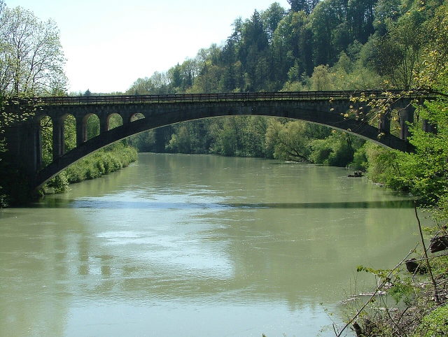 Historische Eisenbahnbrücke über die Iller zwischen Illerbeuren und Lautrach