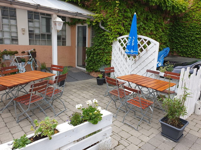 Biergarten des FlammTimes im Innenhof