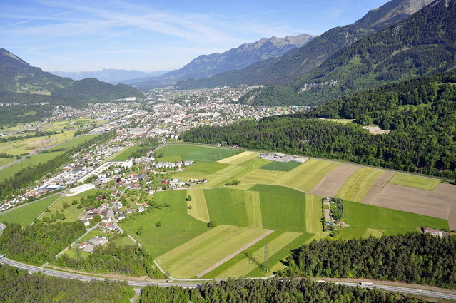 Luftaufnahme von Bludenz und dem Talraum