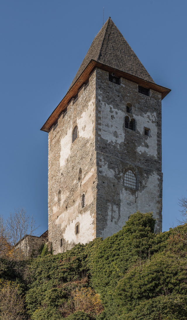 Bergfried auf dem Petersberg mit dem Stadtmuseum Friesach