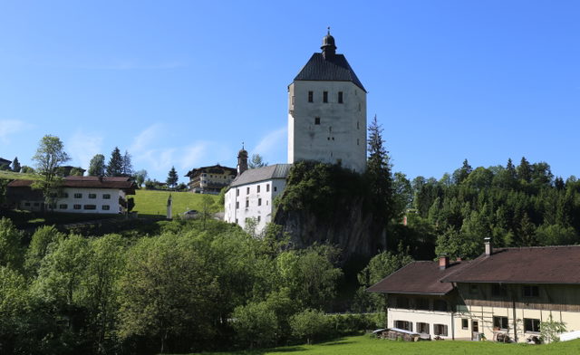 Schloss und Wallfahrtskirche Mariastein