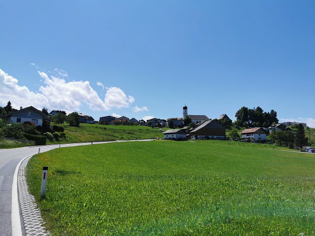 Blick von Norden auf den Ort Sulzberg im Bregenzerwald