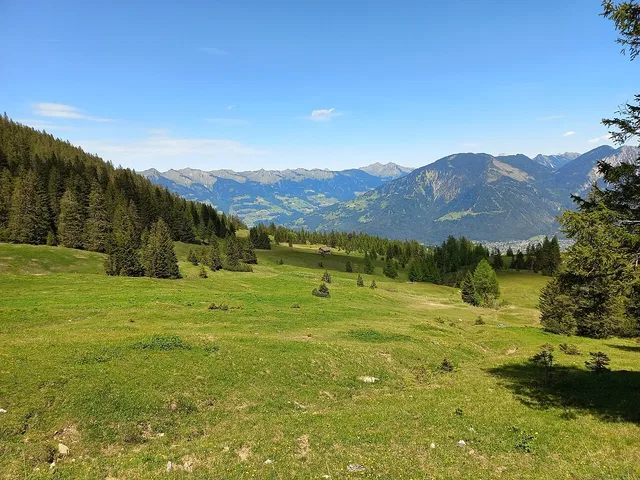 Ausblick über die Tschengla, das Startgebiet der MTB-Runde.