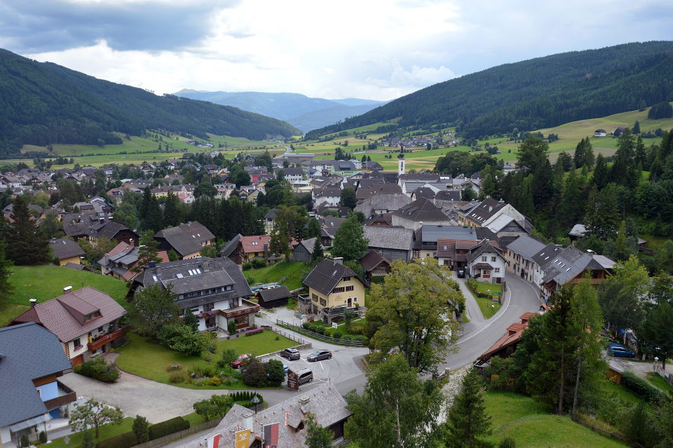 Familienerlebnisse in Mauterndorf – Ritterburg, Dampfbahn und Bergpanorama