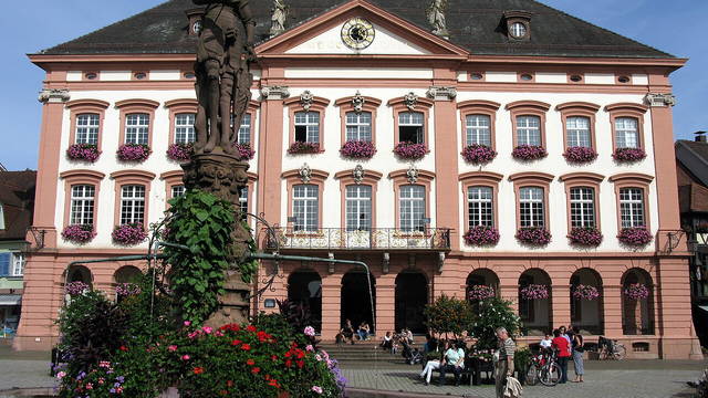 Gengenbacher Advent 2026: Kalenderkunst, Fensterleuchten und Altstadtmarkt