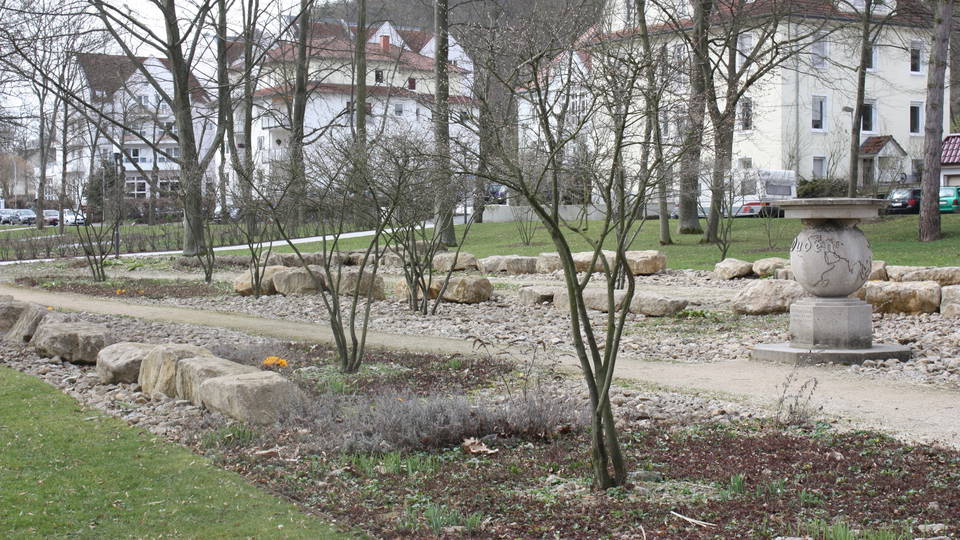 Gestaltete Gartenpartie im Bad Hersfelder Kurpark