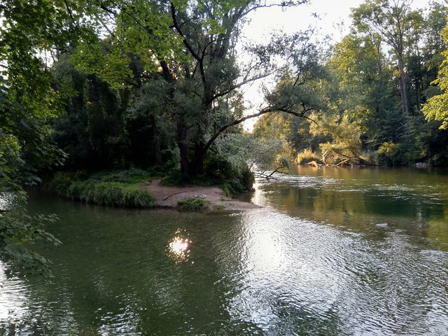 Flusslandschaft am Zusammenfluss von Aurach und Ager im Umfeld von Redlham