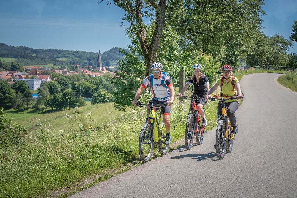 Münsinger ALB-GOLD-Tour: Sonnenalb, Kräutergarten und Lauterquelle