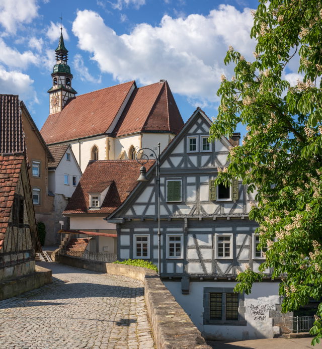 Kirchbrücke und Nikolauskirche in der Waiblinger Altstadt