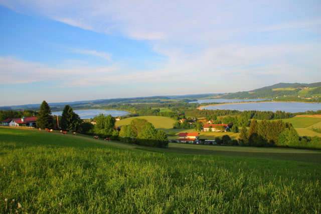 Trumer Seen von Aining aus gesehen – Landschaft im Umfeld der Tannbergregion