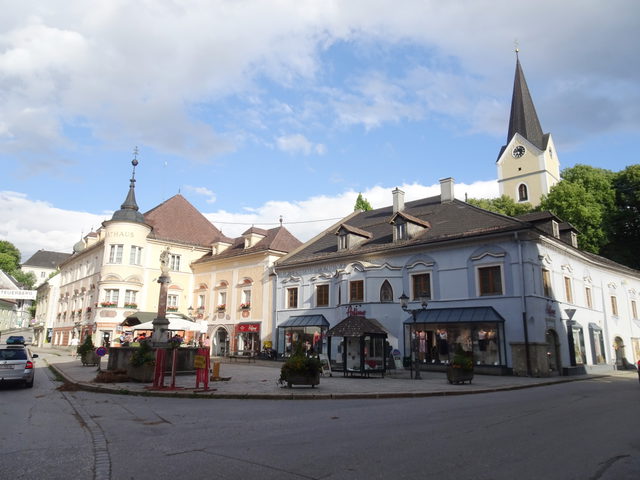 Marktbrunnen vor dem Rathaus in Windischgarsten