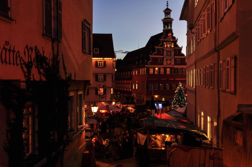 Esslinger Mittelaltermarkt & Weihnachtsmarkt 2026 – Handwerk, Gaukler und Fachwerkkulisse