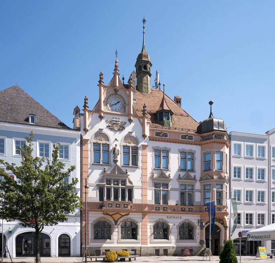 Familienerlebnisse in Braunau am Inn – Stadtgeschichte, Hörstationen und Bewegung im Grünen