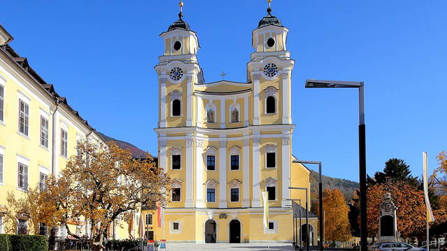Advent in Mondsee 2026: Basilika, Lego-Ausstellung und Kinderideen