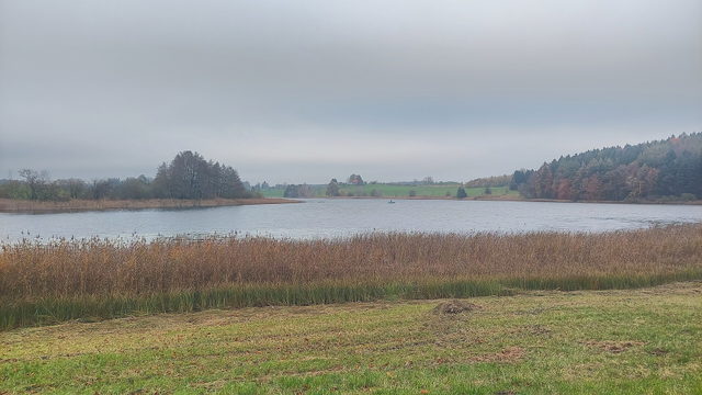 Wuhrmühleweiher in der Landschaft bei Kißlegg