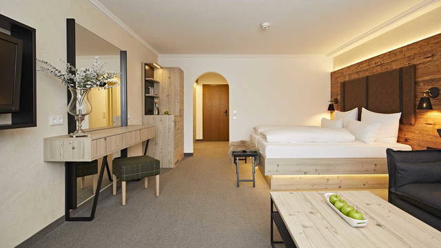 Doppelzimmer Sonnengrund mit Wohn- und Schlafbereich