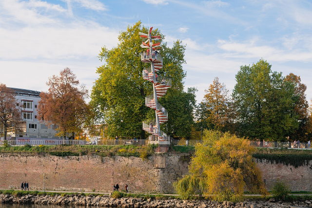 Berblinger-Turm am Donauufer in Ulm