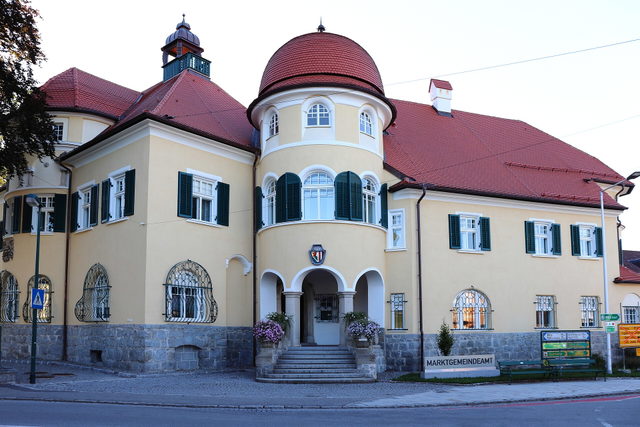 Gemeindeamt im Ortszentrum von Andorf