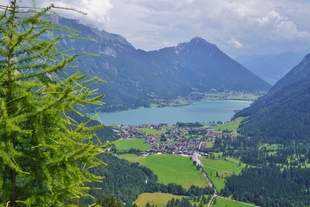 Ausblick von der Feilalm über Pertisau und den Achensee
