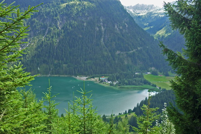Blick über den Haldensee im Tannheimer Tal