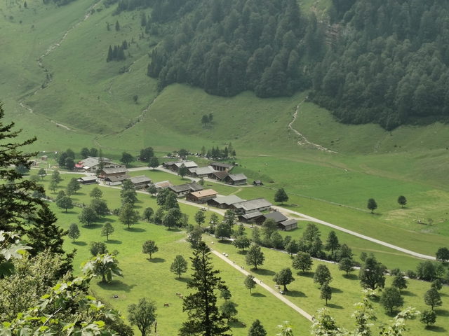 Almdorf Eng vom Weg zur Binsalm