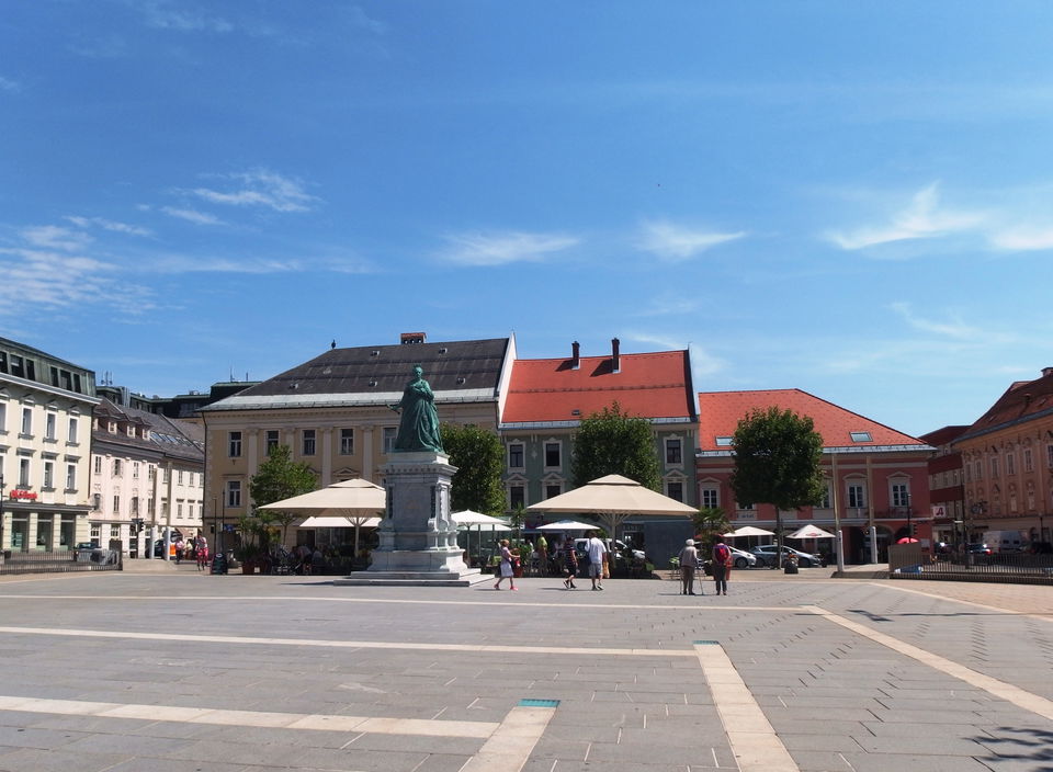 Ursulamarkt mit Vergnügungspark