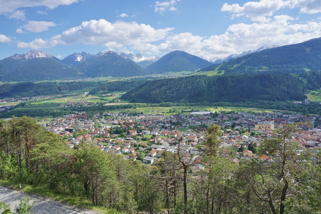 Zirl vor der Bergkulisse