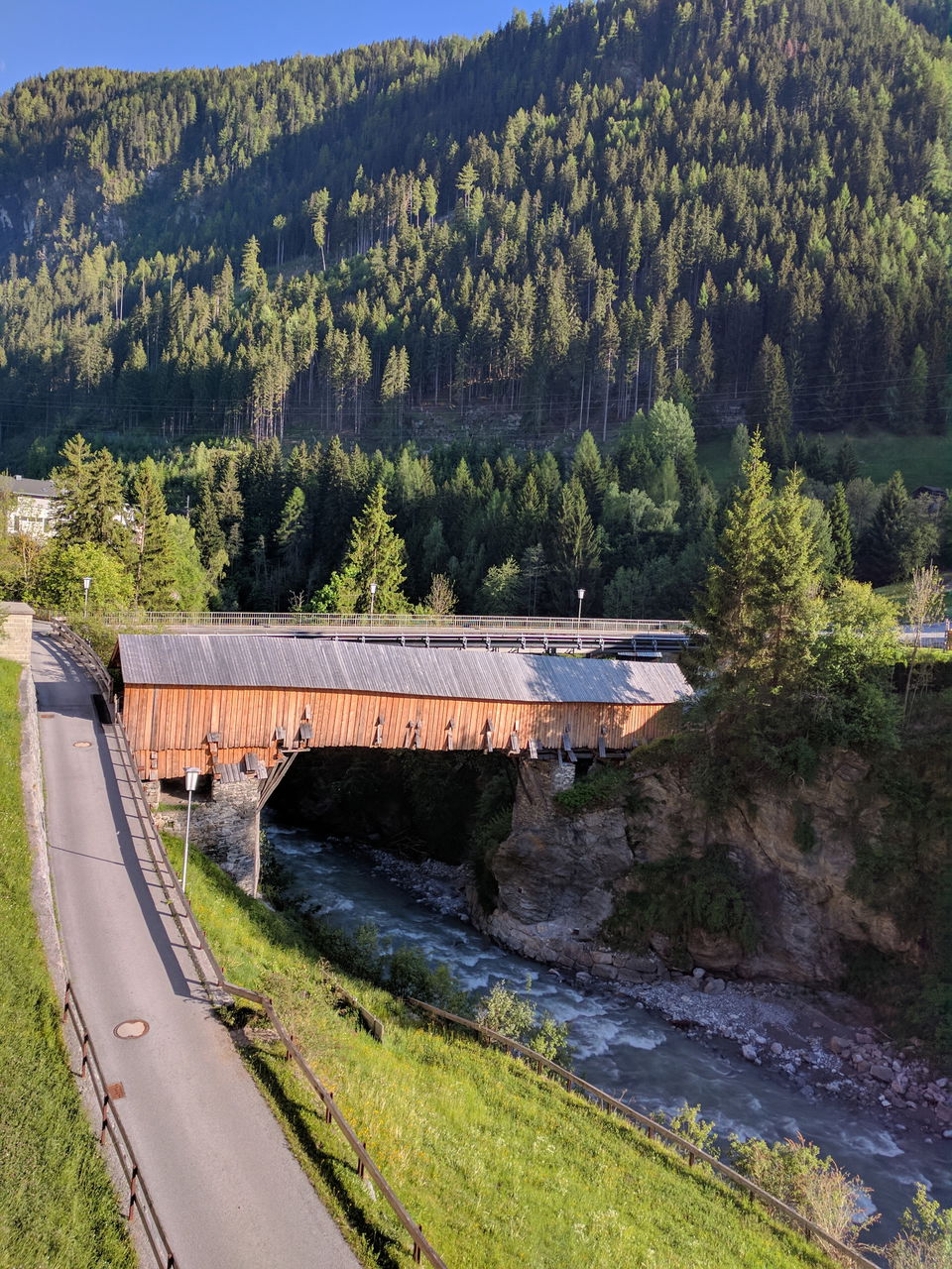 Rosannabrücke Strengen – Historische Holzbrücke im Stanzer Tal
